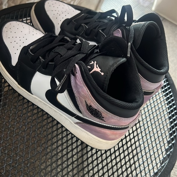 AIR JORDAN 1 MID - Picture 2 of 4